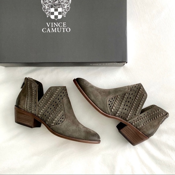 Vince Camuto Shoes - NIB Vince Camuto Prasata Ankle Booties